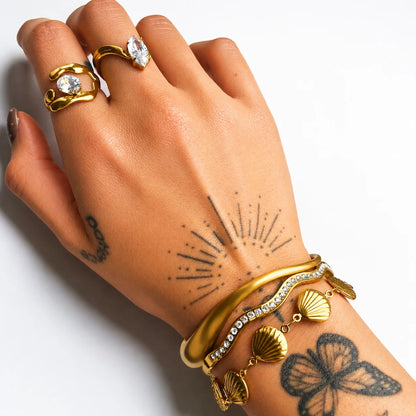 Curve Bracelet